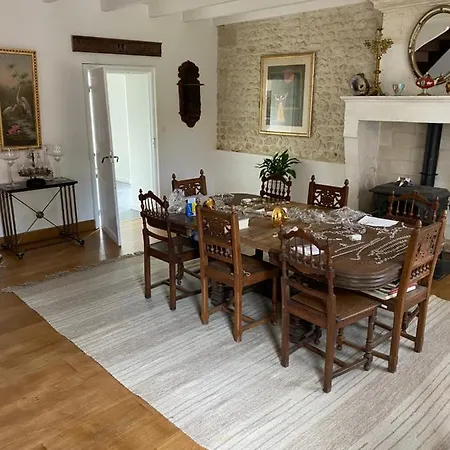 Chez Cartier Condéon